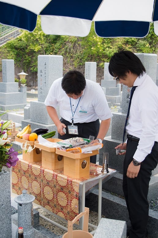 開眼法要時の祭壇の準備